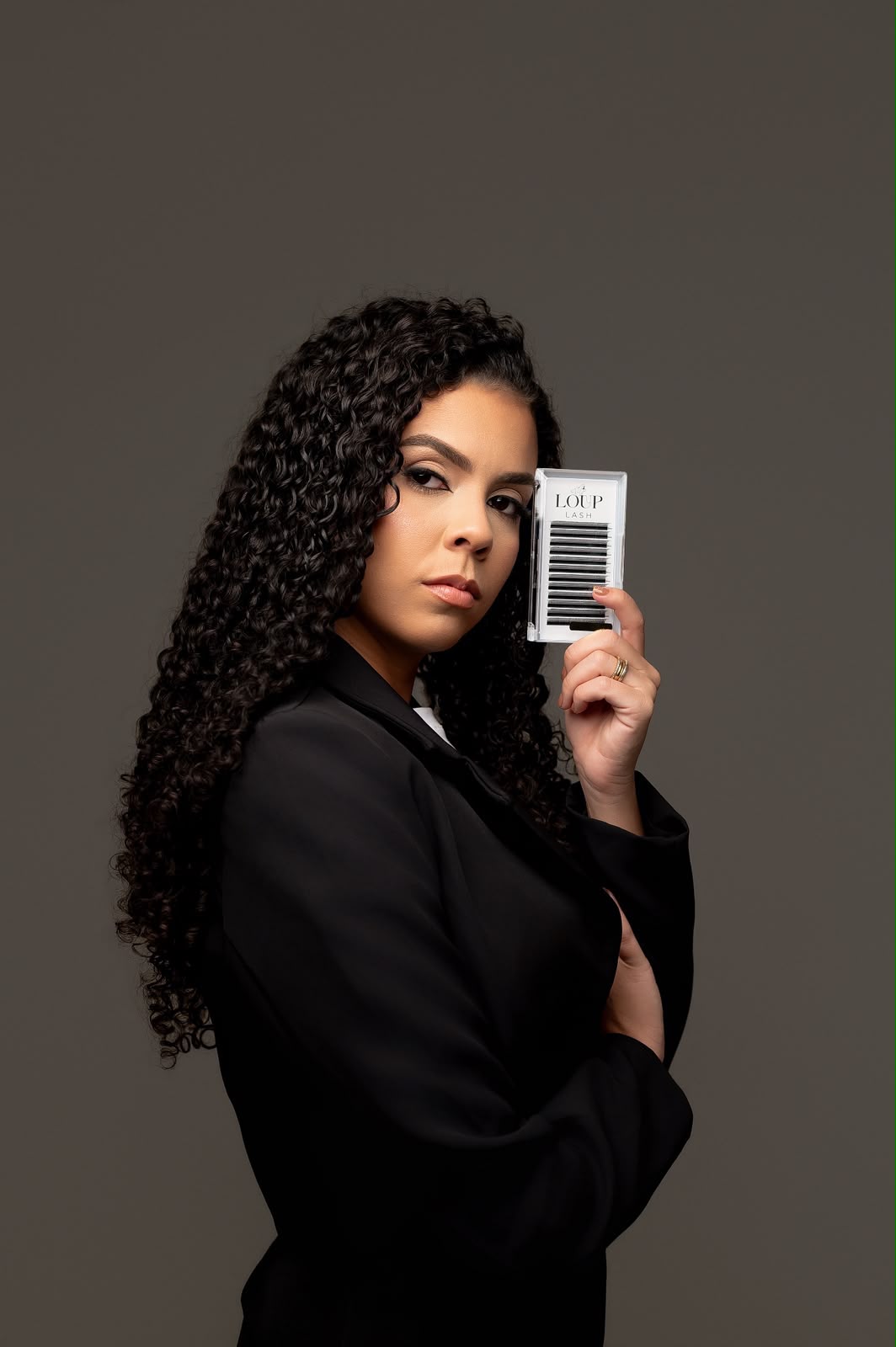 Lash designer Loup Lash em atendimento
